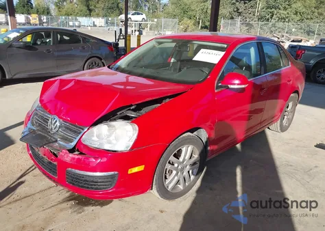 2007 Volkswagen Jetta 2.5 z USA, uszkodzony, nr VIN 3VWSF71KX7M046195